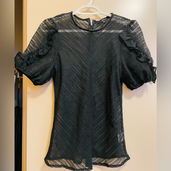 Elegant mesh style. Zipper back. Slightly puffed sleeves. - Picture 5 of 8